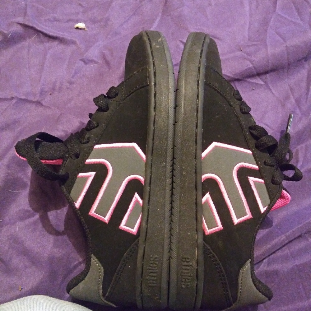 Sneakers - Picture 3 of 4